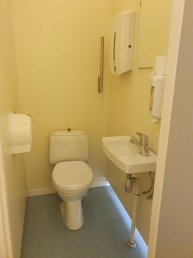 Hvalstad Hostel Asker Bagian luar foto